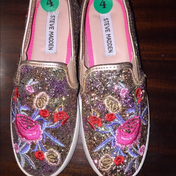 Steve Madden Other - Steve Madden Rose Embroidered Gold Sparkle Slipon 4